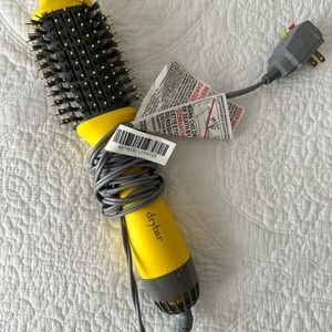 DryBar The Single Shot Round Blow-Dryer Brush
